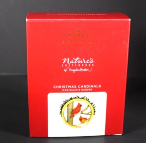 HALLMARK 2021 NAVIDAD CARDENALES MARJOLEIN'S GARDEN ORNAMENTO-Nuevo - Imagen 1 de 4