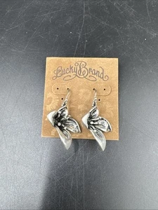 New Lucky Brand  Earrings Flower Floral Lillies Silver Colored Antiqued Look - Picture 1 of 5