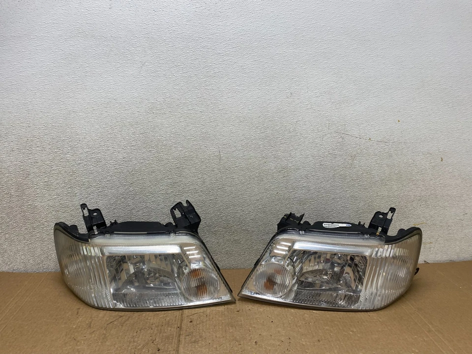 Faros halógenos laterales izquierdo+derecho Mercury Mariner 2005 a 2007 V2975 DW Foto 1 de 4