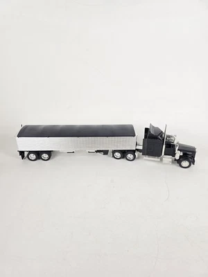 New Ray 1/32 Kenworth Semi & Grain Trailer Diecast Model Truck Black Silver - Image 1 of 4