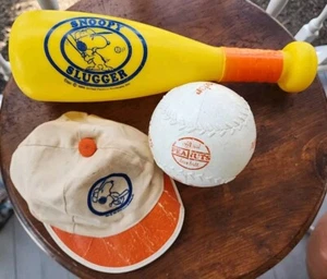 Playskool 1958 Snoopy Slugger Peanuts Spielzeug Baseballschläger ~ Ball & Kappe - Bild 1 von 9