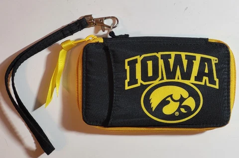 IOWA HAWKEYES Ladies Card & Change Wrist Purse Cover