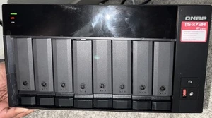 QNAP TS-873A-8G-US 8 Bay Ryzen Desktop NAS (Diskless) For PARTS!! READ!!! - Afbeelding 1 van 9