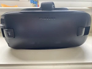 Samsung Gear VR Smartphone Headset- Compatible with Galaxy Phones - Picture 1 of 5