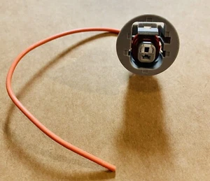 OIL PRESSURE SENSOR CONNECTOR (CONNECTOR F) 90980-11363 For TOYOTA 7283-1114-30 - Picture 1 of 3