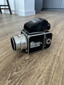 Fotocamera Hasselblad 1000F + mirino prismatico Carl Zeiss 80 mm f/2.8 retro pellicola A12 - Foto 1 di 19