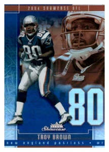 2004 Fleer Showcase Troy Brown PWE Insert Parallel Refractor Patriots #31 - Picture 1 of 2