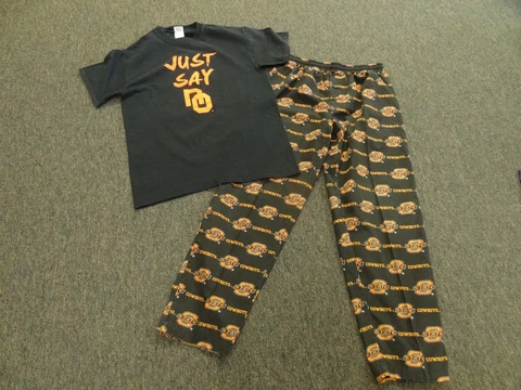 MEN'S SIZE MEDIUM OKLAHOMA STATE COWBOYS PAJAMA PANTS & TEE SHIRT Cover