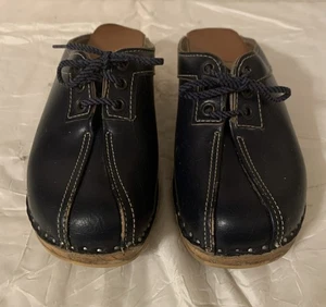VTG BASTAD Clog Shoe Woman 39 LEATHER Navy Blue LACE-UP WOODEN PLATFORM SWEDISH - Picture 1 of 11