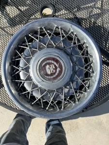 15” Cadilac Hub Cap Spoked 86-92 - Picture 1 of 6