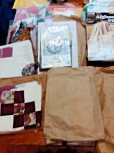 Lote De Colección De Apliques y Edredón Patrones/Instrucciones y Muestras - Imagen 1 de 8