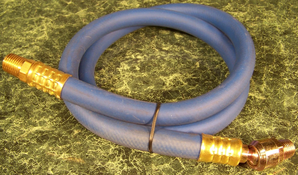 3 Foot Professional SWIVEL WHIP AIR HOSE Soft Oil Resistant Rubber Made in USA - Image 1 of 1