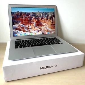 Apple MacBook Air - 13" Display - Core i5 1.4GHz - 256GB SSD - 4GB RAM - Sequoia - Afbeelding 1 van 19