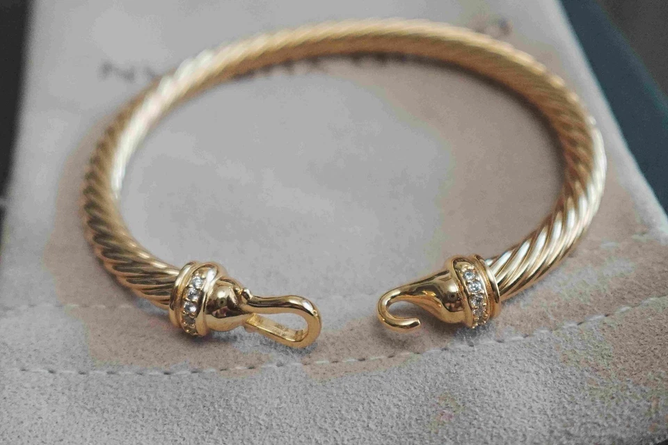 PerfectDAVlDYurman/Gold/ twisted cable Diamondbracelet - Image 1 of 4