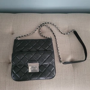 Michael Kors Sloan Medium Swing Pack Purse Black Quilted Bag Ret - Picture 1 of 5