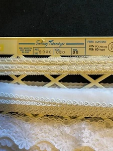 Vintage Botschaft Borten weiß Spitze/Borte 16+ Yards insgesamt 3 Sorten - Bild 1 von 4