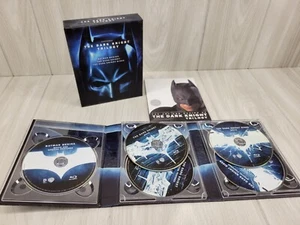 Batman: The Dark Knight Trilogy: 5-Disc Blu-Ray Box Set: Imagery Booklet - Picture 1 of 5
