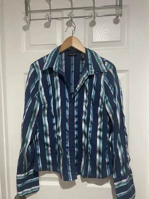 New York & Company Top Abotonado Azul Verde Rayas Oficina Talla Mediana M Usado en Excelente Condición Foto 1 de 4