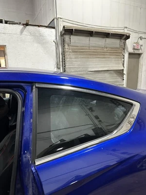 Cuarto de cristal izquierdo usado se adapta a: Honda Accord Cpe 2014 grado A izquierdo Foto 1 de 4