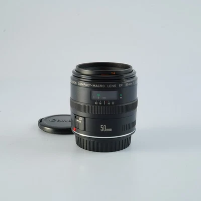 EXCELLENT Canon EF CONPACT-MACRO 50mm F/2.5 Macro Lens - Image 1 of 4