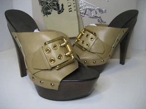 $495 NUEVO Burberry US 7.5 EU 38 Bronceado Trinchera Gran Tamaño Hebilla Zuecos Sandalias Zapatos BX - Imagen 1 de 10