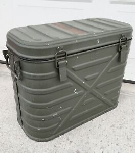 VTG U.S. Army Hot Cold Insulated Cooler, Military Food Container with 3 Inserts