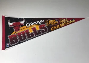 CHICAGO BULLS 1996 NBA CHAMPIONS 30" FULL SIZE NEW PENNANT New Deadstock - Picture 1 of 4