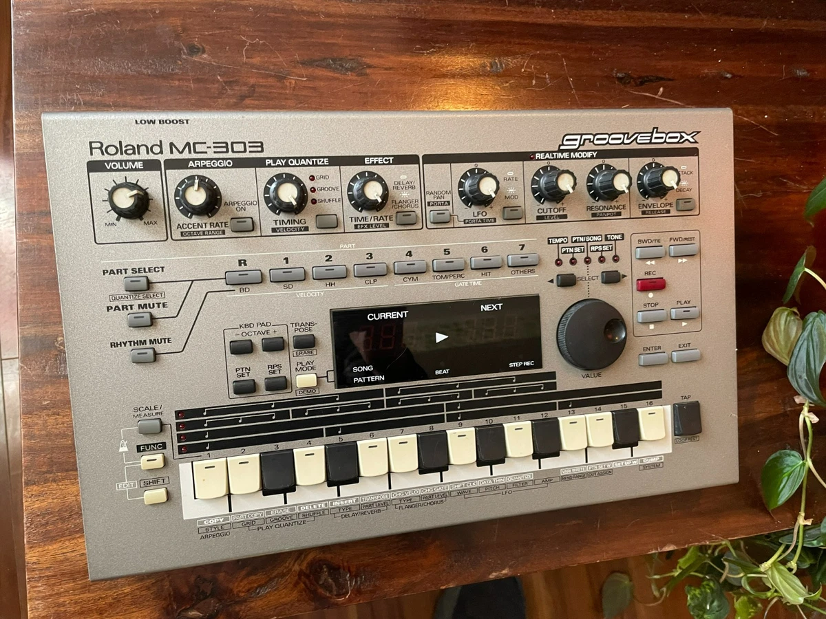 Roland Mc 303 for sale - eBay