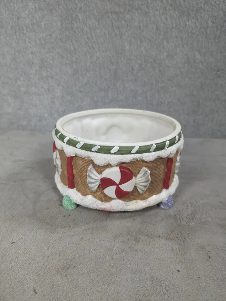 Candelabro de cerámica vintage de Navidad con temática de pan de jengibre 4" Foto 1 de 4