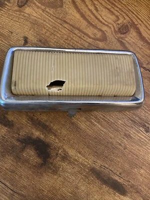 1954 1955 1956 Ford Victoria Fairlane купол света корпус с переключателем сломанная линза - Изображение 1 из 4