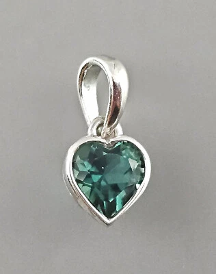 9923583 Pendente In Argento 925 Verde Quarzo Sibirico A Cuore 1,7X1Cm Vintage - Immagine 1 di 2