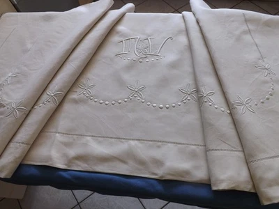 drap brodé, en pur lin, mono M V, 2.35 m X 3.05 m, jamais servi, ancien - Photo 1/4