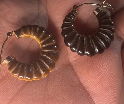 14k Yellow Gold Tiger Eye Earrings Hoop Scalloped Large 25mm 6.6G ESJ Beautiful - Image 1 of 4