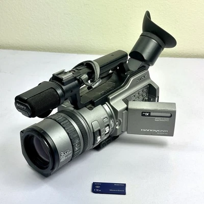 Videocámara Sony DCR-VX2100 3CCD Handycam Mini DV *Sin batería PROBADA FUNCIONA Foto 1 de 4