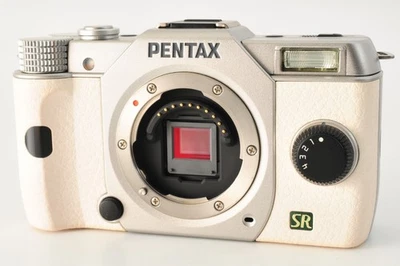 [Near Mint] Pentax Q7 Silver ＆ White 12.4MP Digital Camera Body 754 Shots #288 - Image 1 of 4