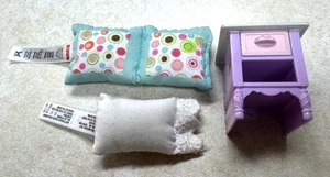 FISHER PRICE LOVING FAMILY DOLLHOUSE BED PILLOWS AND SIDE TABLE - Picture 1 of 16