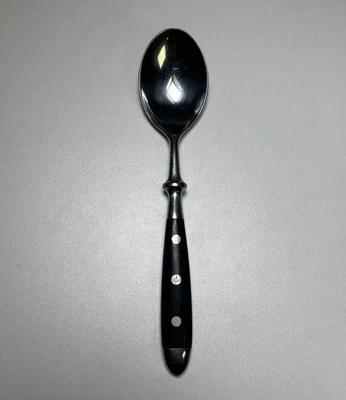 LC Germain Rostfrei 晚餐勺子 复古小酒馆 Gem1 黑色铆钉 7 5/8 英寸 — 第 1/4 张图片