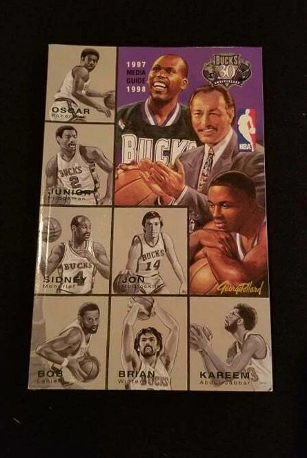 Guía de medios de la NBA Milwaukee Bucks 1997-98 Oscar Robertson Kareem 30 aniversario Foto 1 de 1