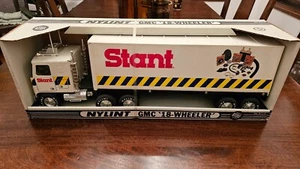Vintage Nylint GMC 18-Wheeler Tractor Trailer No 911-Z Stant NIB - Picture 1 of 4