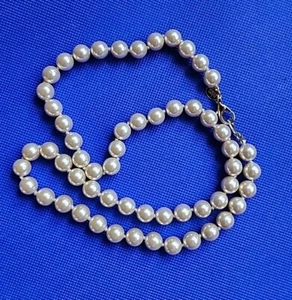 Vintage Joan Rivers Gold Tone Faux Pearl Knotted Lobster Clasp Necklace 27” - Picture 1 of 3