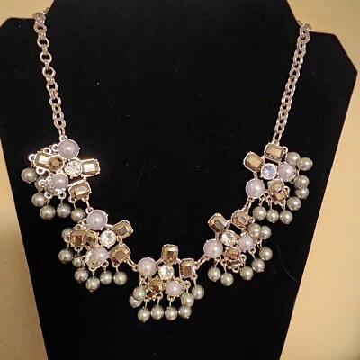 Vintage NY Co. Chunky Rhinestones Pearls Ebony Clear White Grey Chandelier BiB - Imagem 1 de 3