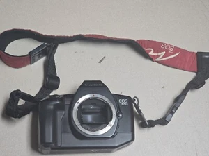 Canon EOS 650 Camera Body * FULLY TESTED & WORKING * Very Clean! - Picture 1 of 3