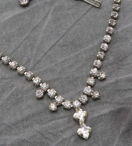 Vintage Rhinestone Necklace Clear Faceted Crystal Pendant Bib Choker 15 in 671a - Imagen 1 de 12