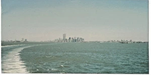 Horizonte de la ciudad de Nueva York de abril de 1993 desde el ferry Stern Harbor 3,5/7 - Imagen 1 de 2