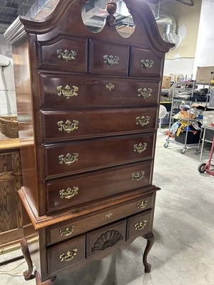 Antiguo tocador de caoba highboy reina anne tocador de pecho alto Foto 1 de 4