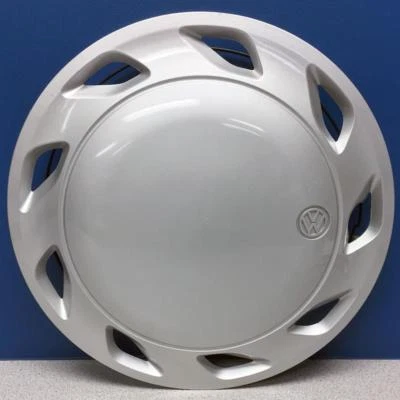 ONE 1991 - 1993 年大众福克斯 # 61520 13 英寸 9 插槽轮毂盖/车轮盖二手 — 第 1/3 张图片