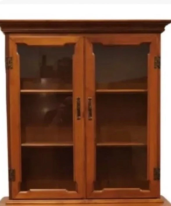 Tell City Hutch solo con puertas superiores Foto 1 de 1