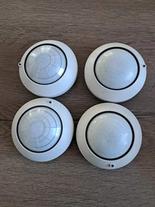 4 KNX Präsenzmelder 2 Komfort 75264001 2 Standard 75262001 - Bild 1 von 2