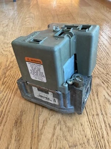 Furnace Smart Gas Valve SV9541M2094 HQ1013350HW Honeywell - Picture 1 of 13