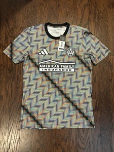 Herren Atlanta United FC Adidas schwarz 2024 Hispanic Heritage Pre-Match Oberteil Medium - Bild 1 von 7